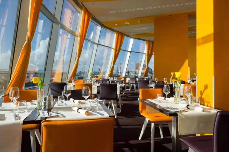 Einrichtung Hotel Restaurant Atlantic Bremerhaven, Tische Stühle