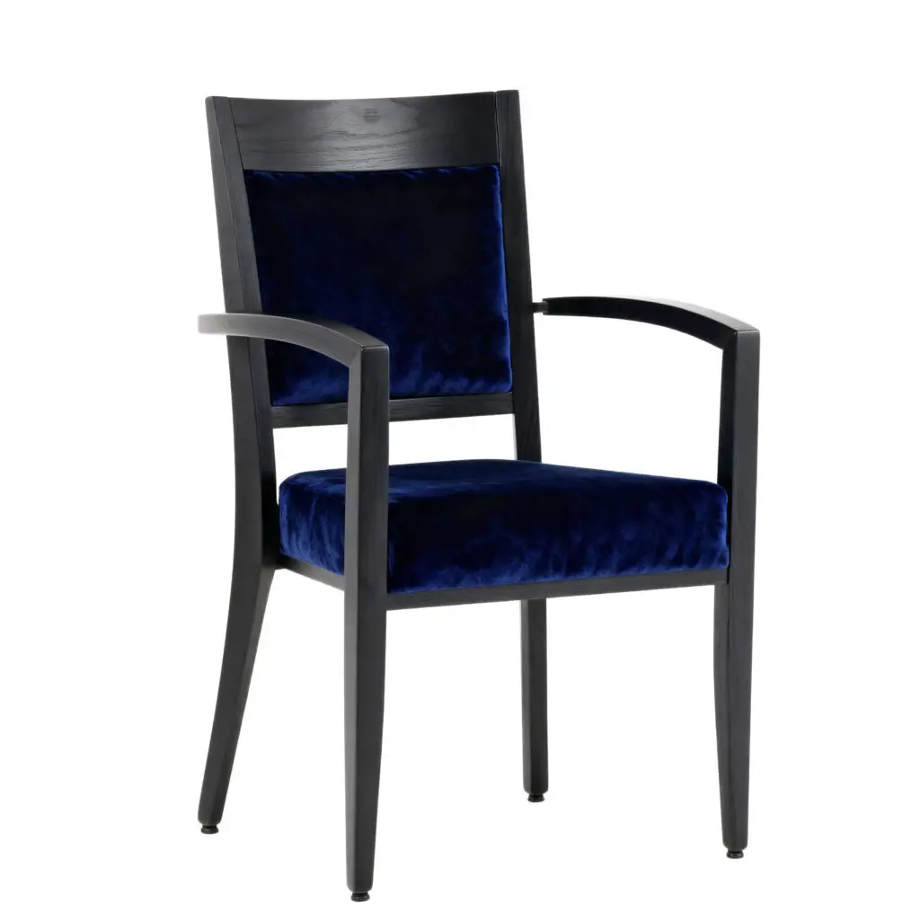 12882 Restaurantstuhl Frieda mit Armlehnen stapelbar Schniedersitzt Möble für gute Gäste