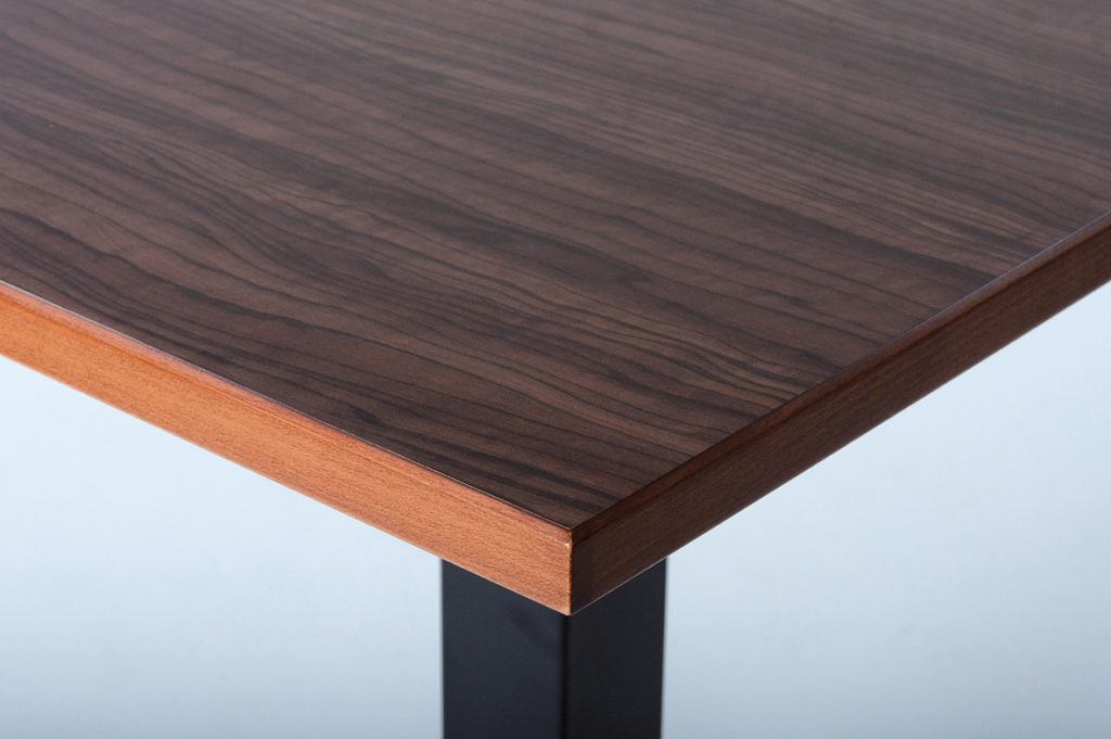 Tischplatte HPL 30 mm, Massivholzkante