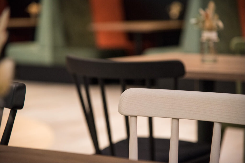 Einrichtung Möblierung Mitarbeiterrestaurant KIK Schniedersitzt Möbel für gute Gäste, Objekteinrichtung, Kantine, Inneneinrichtung