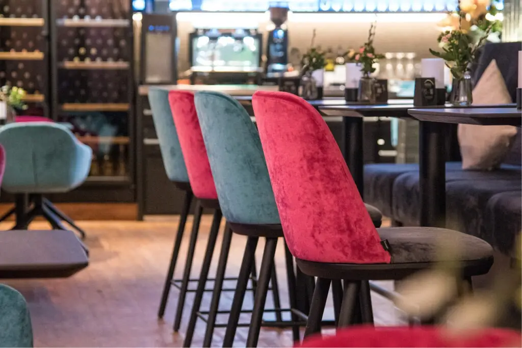 Weinbar Vinino Recklinghausen Gastronomie Objekteinrichtung Schniedersitzt Möbel für gute Gäste