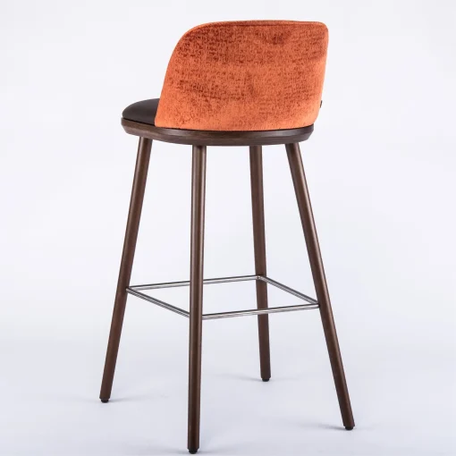 Produktfoto Hocker Mona 10348, Gestell dunkel, Sitzpolster braun, Rückenlehne orange, Schniedersitzt Möbel für gute Gäste