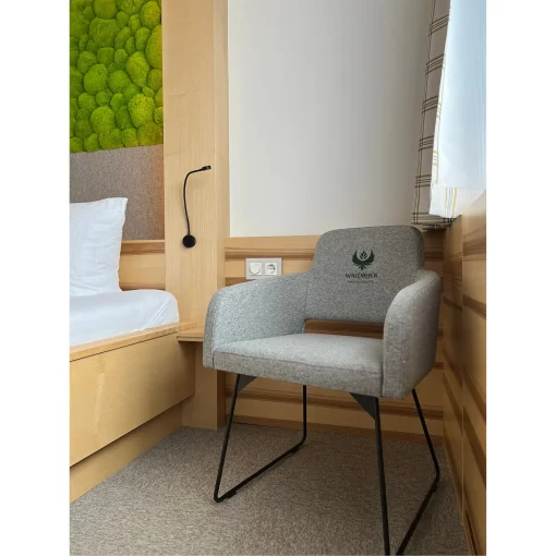 12520-4 Sessel Marvin Sonderanfertigung mit Stickung Schniedersitzt Möbel für gte Gäste Hotel Waldblick2