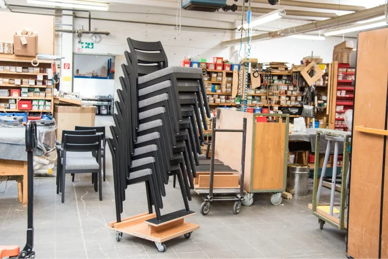 51522 Transport und Lagerwagen Stapelstühle