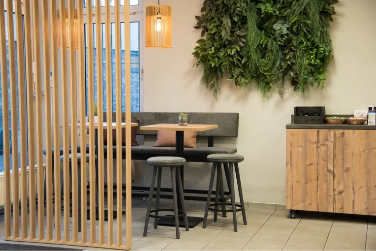 Bäckerei Landbäckerei Braune Café Einrichutng Schniedersitzt Möbel für gute Gäste