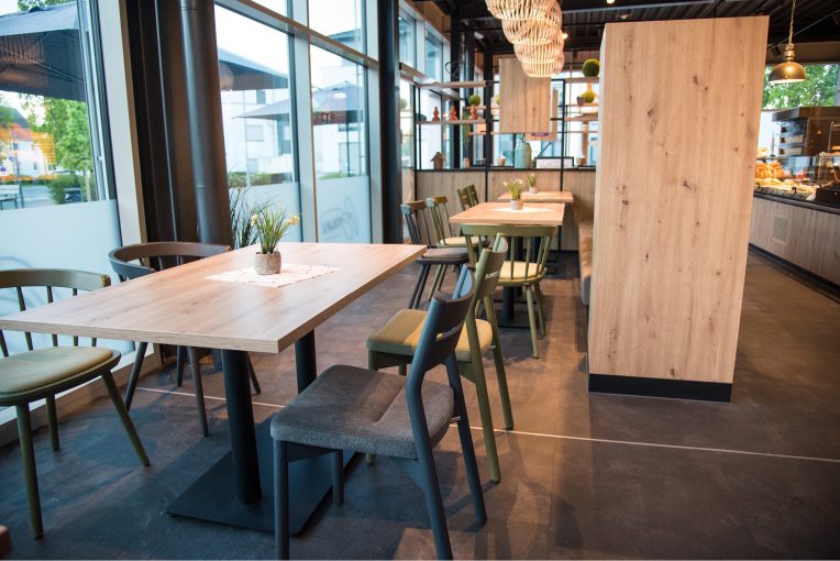 Café-Einrichtung Landbäckerei Braune Grmberg Bergkamen Schniedersitzt Möbel für gute Gäste