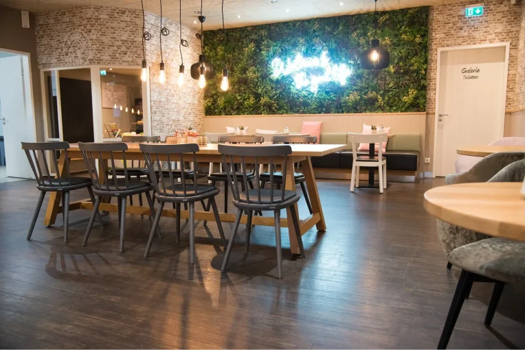 Einrichtung Bäckerei Café Geiping Refresh Dülmen Schniedersitzt Möbel für gute Gäste,  Sessel, Zweisitzer, Stühle, Tische Bänke