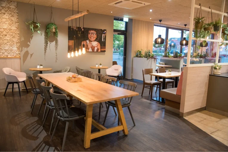 Einrichtung Bäckerei Café Geiping Refresh Dülmen Schniedersitzt Möbel für gute Gäste,  Sessel, Zweisitzer, Stühle, Tische Bänke