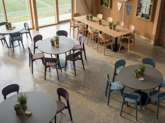 Stapelstuhl Lara 11409 Bistrostuhl stapelbar Schniedersitzt Möbel für gute Gäste