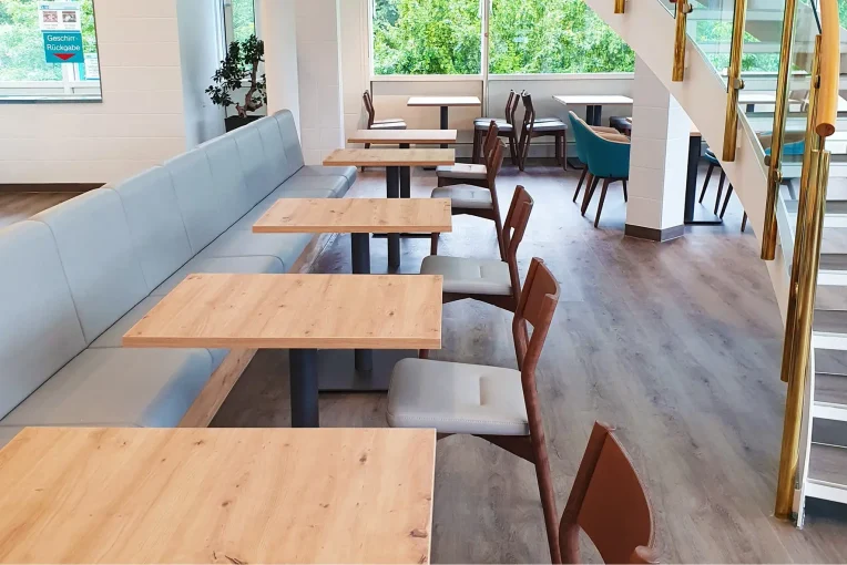 Einrichtung Kundenrestaurant Bruno Kleine Objekteinrichtung Schnieder Stühle