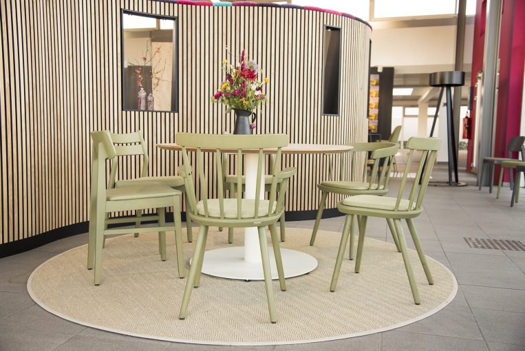 Holzstühle für die Gastronomie oder Café Einrichtung, GästeRaum Lüdinghausen