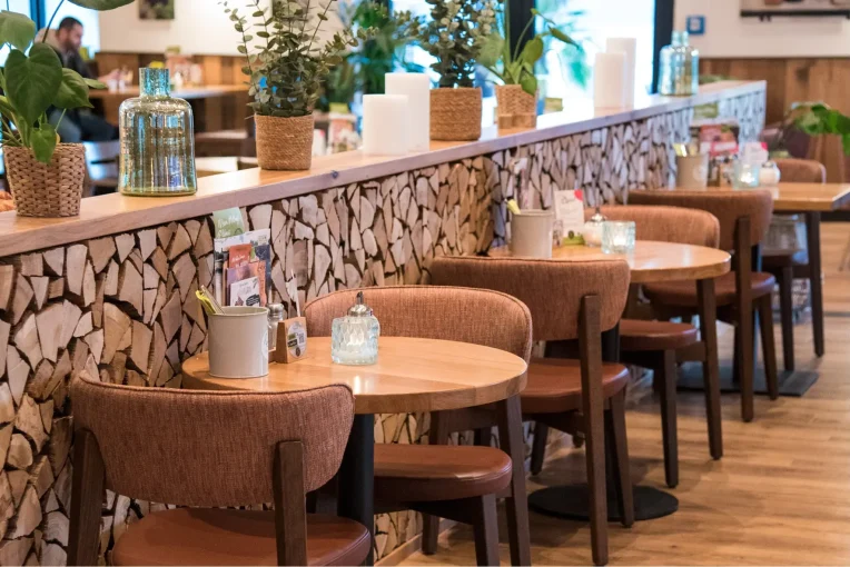 Gastronomie Einrichtung R Café Gronau Stuhl Gronau Schniedersitzt3