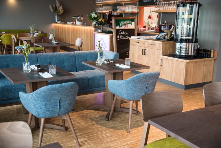 Gastronomie Einrichtung Westermanns Phoenix See Dortmund Schniedersitzt Möbel für gute Gäste