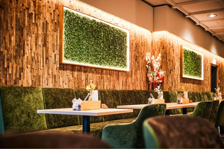 Foto von der Einrichtung Restaurant EssZeit im Sauerlandstern Willingen, Schniedersitzt Möbel für gute Gäste