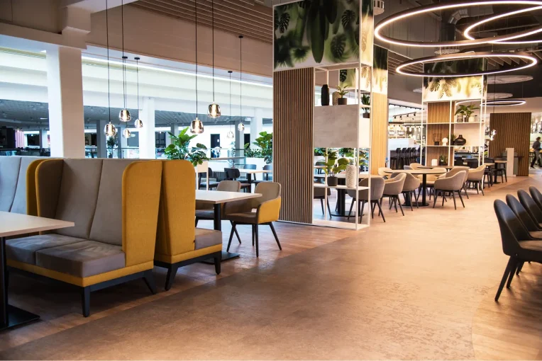 Kundenrestaurant Einrichtung Möbelhaus Turflon Werl Schniedersitzt Möbel für gute Gäste, Sessel, Barhocker Polsterbänke, Säulentische, Stehtische, Maßanfertigungen Polsterbänke, Möblierung