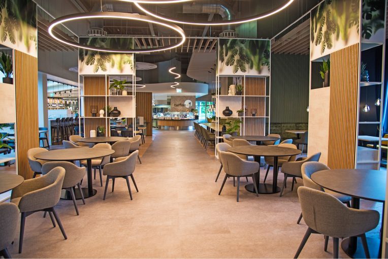 Kundenrestaurant Einrichtung Möbelhaus Turflon Werl Schniedersitzt Möbel für gute Gäste, Sessel, Säulentische