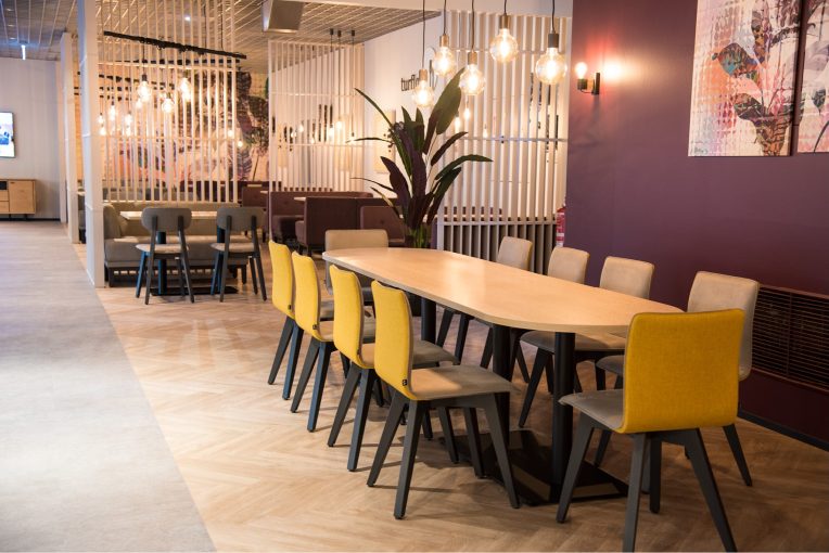 Kundenrestaurant Einrichtung Möbelhaus Turflon Werl Schniedersitzt Möbel für gute Gäste, Stühle, Polsterbänke, Säulentische