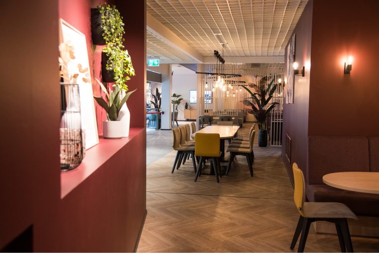 Kundenrestaurant Einrichtung Möbelhaus Turflon Werl Schniedersitzt Möbel für gute Gäste, Stühle, Polsterbänke, Säulentische