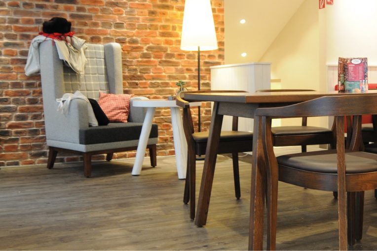 Ohrensessel Pia Café Einrichtung Schniedersitzt Möbel für gute Gäste
