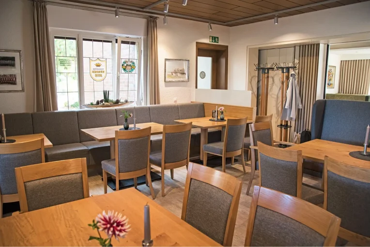 Restaurant Einirchtung Gasthof zur Brücke Wintering Capelle Schniedersitzt Möbel für gute Gäste