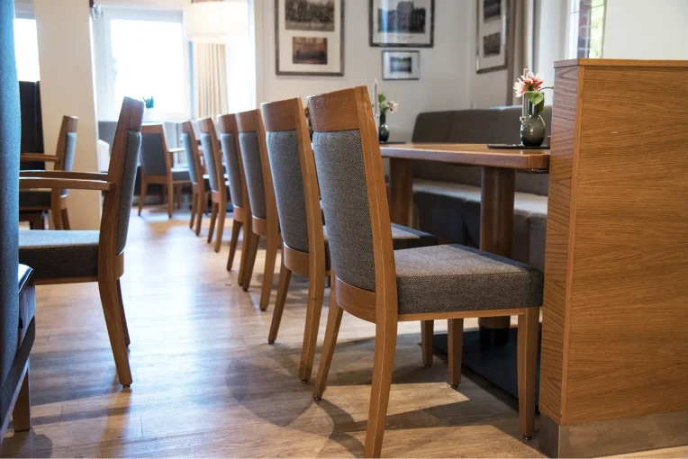 Restaurant Einirchtung Gasthof zur Brücke Wintering Capelle Schniedersitzt Möbel für gute Gäste