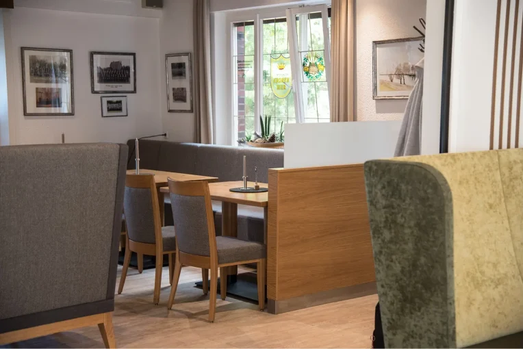 Restaurant Einirchtung Gasthof zur Brücke Wintering Capelle Schniedersitzt Möbel für gute Gäste
