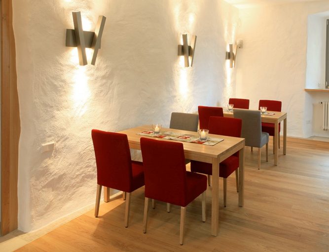Restaurant Einrichtung Esstisch Schniedersitzt Möbel für gute Gäste