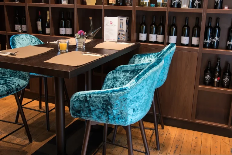 Foto Barhocker Jonna, Wein Regal, Stehtisch, Restaurant-Einrichtung Santorini Unna