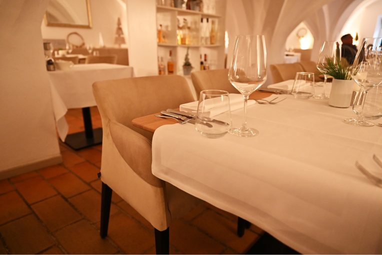 Restaurant Einrichtung Haus Voerde Schnieder Möbel für gute Gäste