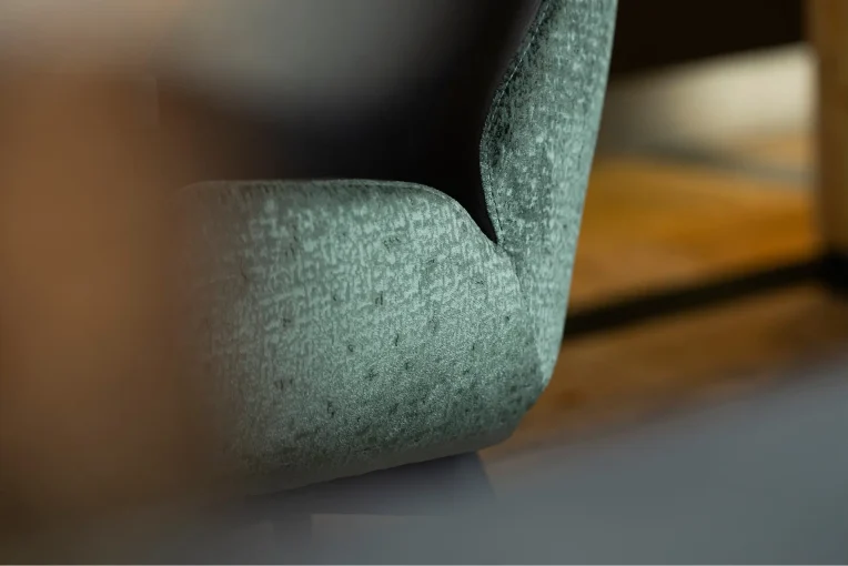 Detailaufnahme Foto vom Sessel Marc im Restaurant Magado