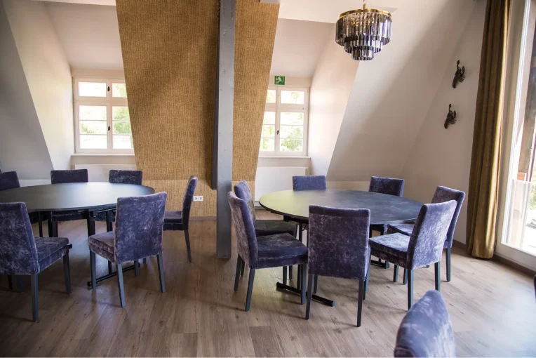 Restaurant Rodenberg 1770 Dortmund Schniedersitzt Möbel für gute Gäste_2