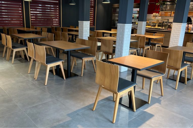 Restaurant im Märklineum Göppingen Stuhl 11780 Travel Schniedersitzt Möbel für gute Gäste