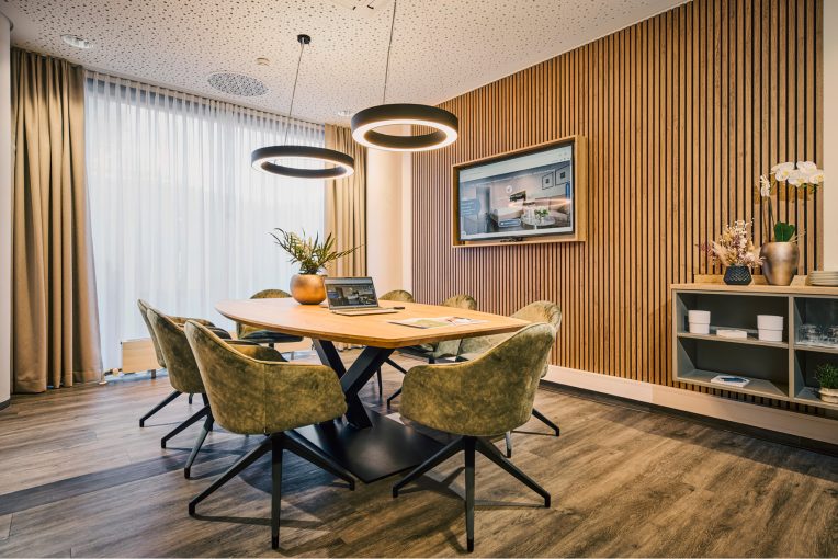 Foto, Hotel Sauerland Stern, Tagungsraum Einrichtung, Drehsessel Tina. Schniedersitzt Möbel für gute Gäste